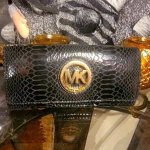 Michael khors wallet